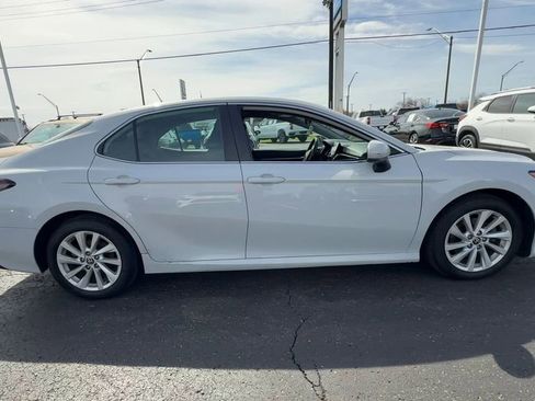 Used 2022 Toyota Camry LE FWD image 9