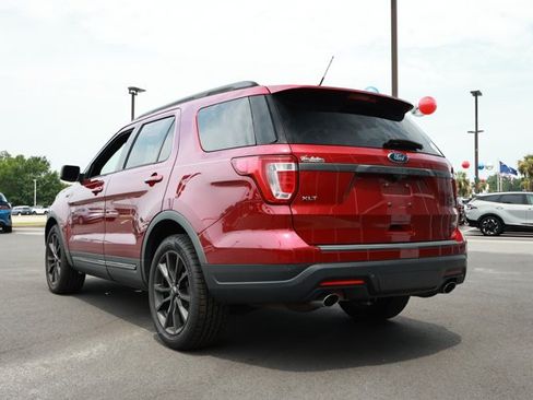 Used 2019 Ford Explorer XLT w/ Equipment Group 202A FWD image 7