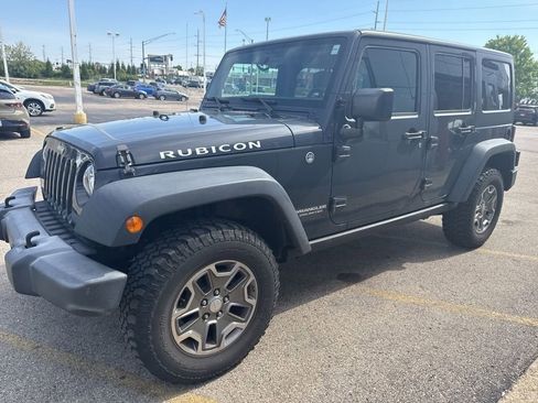 Used 2017 Jeep Wrangler Unlimited Rubicon w/ Connectivity Group AWD/4WD image 10