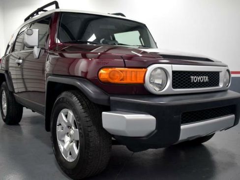 Used 2007 Toyota FJ Cruiser 2WD image 3