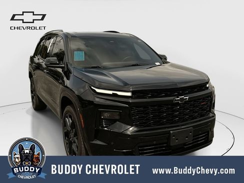 Used 2025 Chevrolet Traverse RS FWD image 1