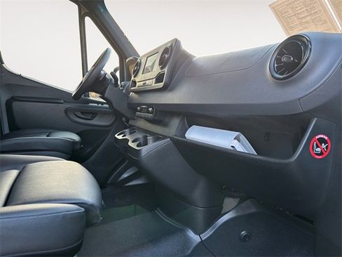 Used 2019 Mercedes-Benz Sprinter 2500 image 10