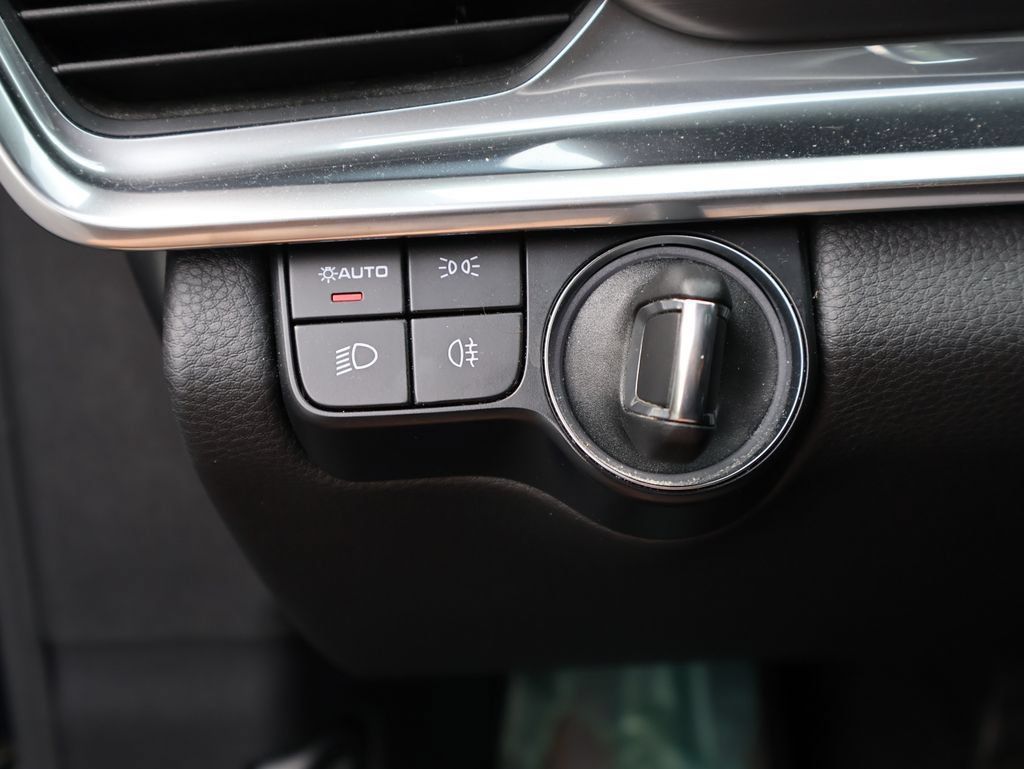Certified 2023 Porsche Panamera 4 Platinum Edition AWD/4WD image 34