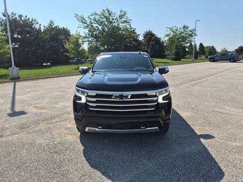 Used 2023 Chevrolet Silverado 1500 High Country w/ High Country Premium Package AWD/4WD image 2
