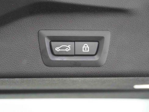 Used 2020 BMW X5 M50i w/ Premium Package image 41