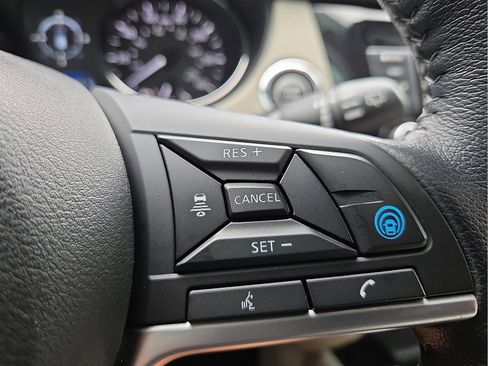 Used 2022 Nissan Rogue Sport SL w/ Premium Package image 18