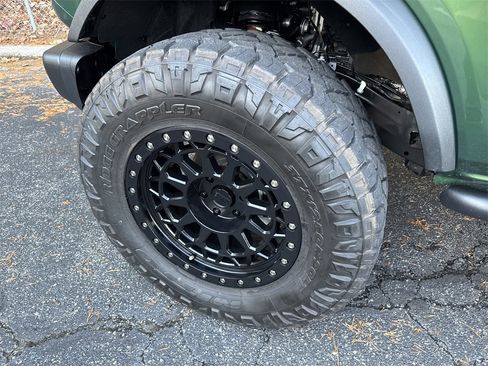 Used 2023 Ford Bronco Badlands image 11