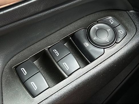 Used 2023 Chevrolet Equinox LT FWD image 18