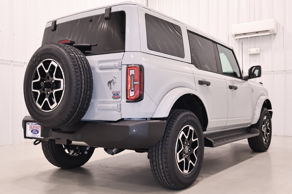New 2026 Ford Bronco Outer Banks AWD/4WD image 8