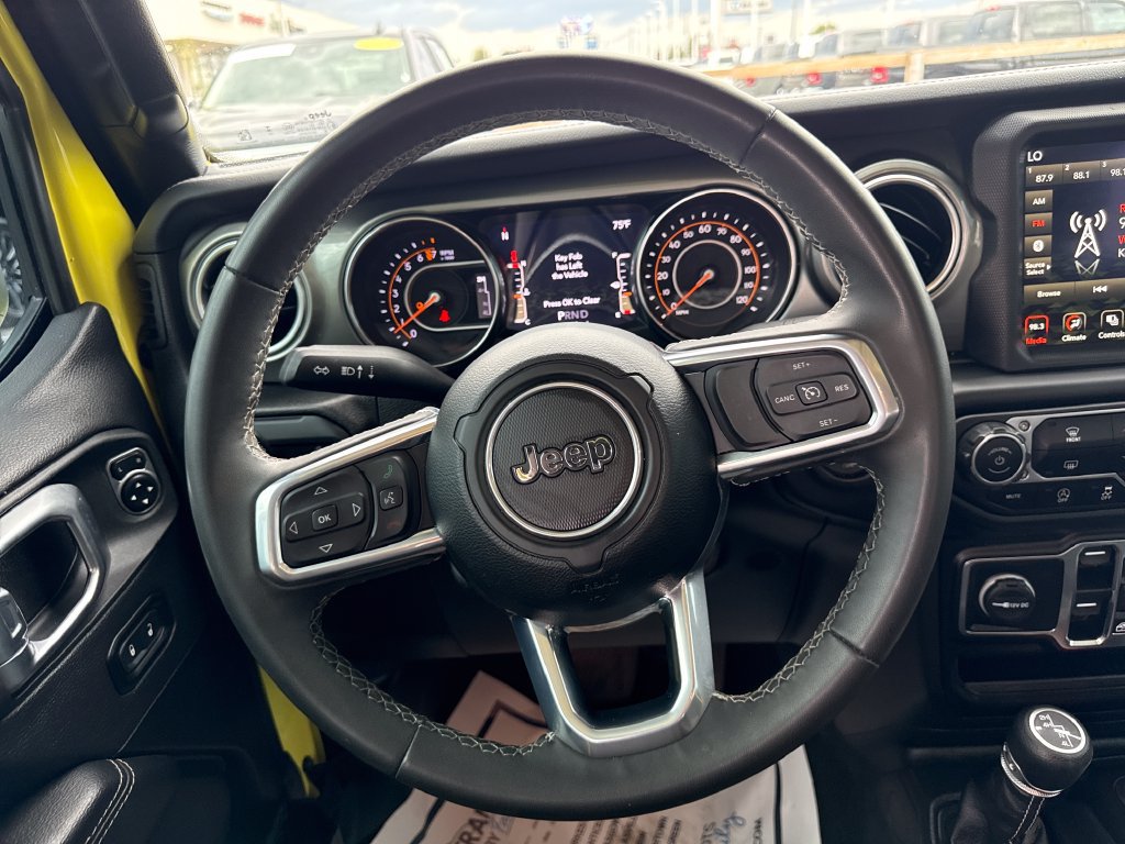 Used 2023 Jeep Gladiator Overland AWD/4WD image 17