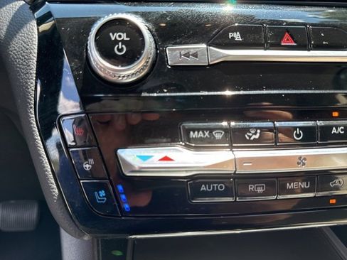 Used 2024 Ford Explorer Limited image 20