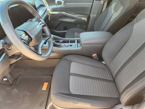 New 2026 Kia Sorento LX image 9