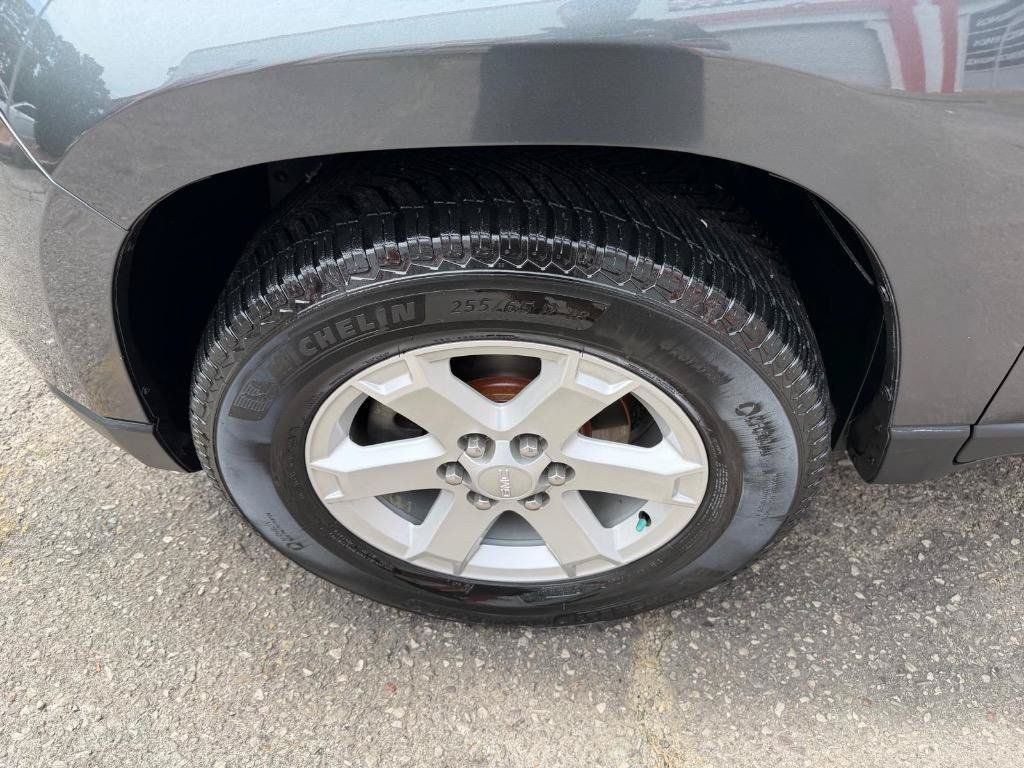 Used 2013 GMC Acadia SLE AWD/4WD image 11