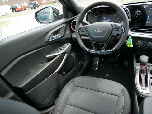 New 2026 Chevrolet Trax RS w/ Sunroof Package FWD image 13