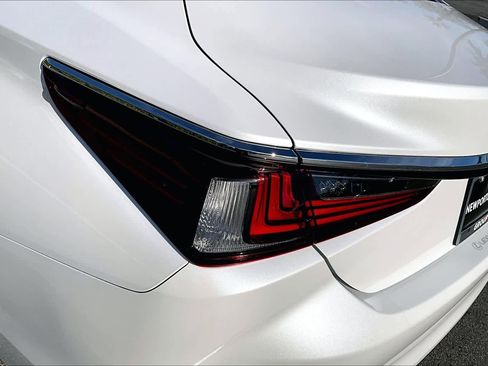 Used 2025 Lexus ES 350 image 27