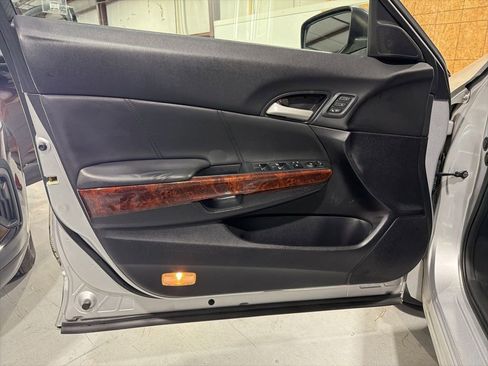 Used 2011 Honda Crosstour EX-L image 24