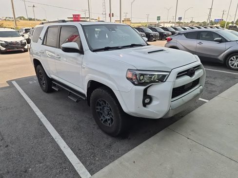 Used 2024 Toyota 4Runner TRD Off-Road AWD/4WD image 3