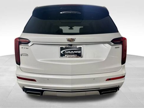 Used 2022 Cadillac XT6 Premium Luxury image 8