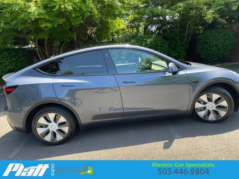 Used 2023 Tesla Model Y Long Range AWD/4WD image 13