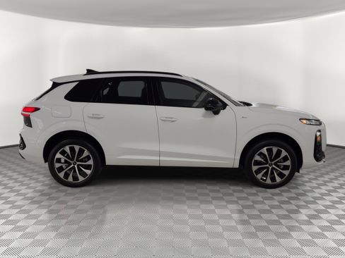 New 2026 Audi Q3 quattro 2.0T AWD/4WD image 8