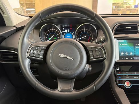 Used 2020 Jaguar F-PACE Premium AWD/4WD image 18