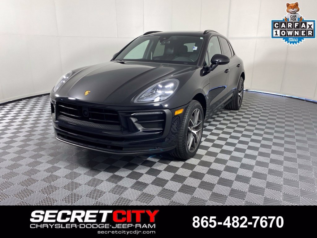 Used 2023 Porsche Macan AWD/4WD image 3