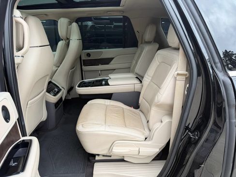 Used 2018 Lincoln Navigator L Reserve w/ Technology Package AWD/4WD image 34