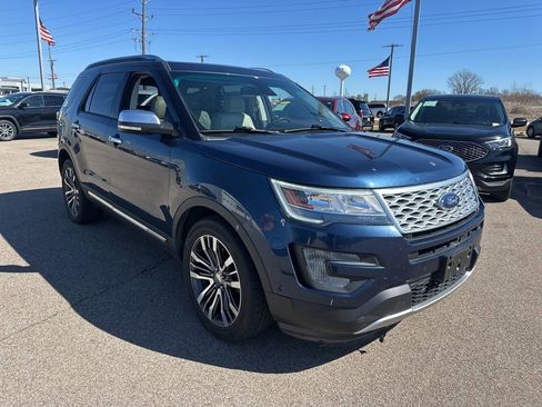 Used 2016 Ford Explorer Platinum image 3