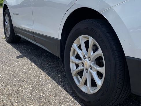 Used 2018 Chevrolet Equinox LT FWD image 14