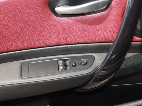 Used 2009 BMW 135i Coupe w/ Sport Pkg RWD image 40