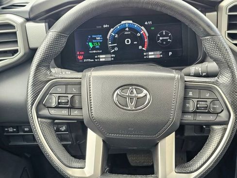 Used 2025 Toyota Tundra Limited AWD/4WD image 30