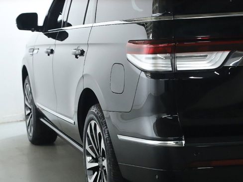 Used 2022 Lincoln Navigator Reserve image 45