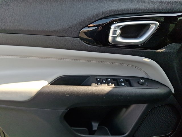 Certified 2023 Jeep Compass Limited AWD/4WD image 16