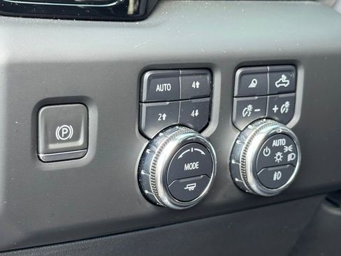 Used 2024 GMC Sierra 1500 AT4 w/ AT4 Premium Package AWD/4WD image 27