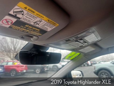 Used 2019 Toyota Highlander XLE image 34