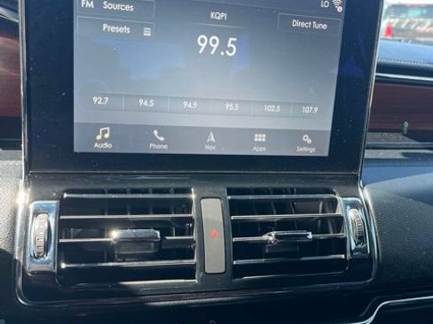 Used 2019 Lincoln Navigator Premiere AWD/4WD image 42