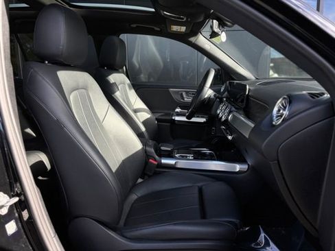 Used 2020 Mercedes-Benz GLB 250 4MATIC image 70