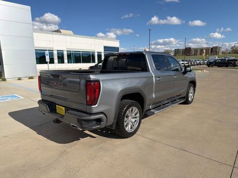 Used 2020 GMC Sierra 1500 Denali w/ Technology Package AWD/4WD image 3