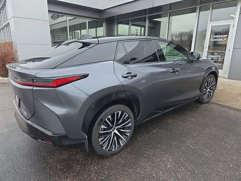 Used 2024 Lexus RZ 450e Premium w/ Technology Package image 4