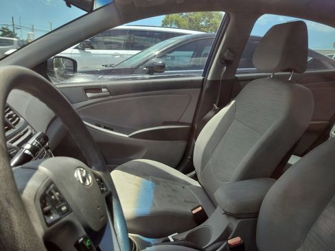 Used 2016 Hyundai Accent SE w/ Option Group 02 FWD image 9