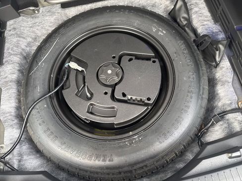 Used 2024 Nissan Rogue SV image 41