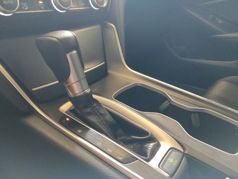 Used 2020 Honda Accord EX image 26