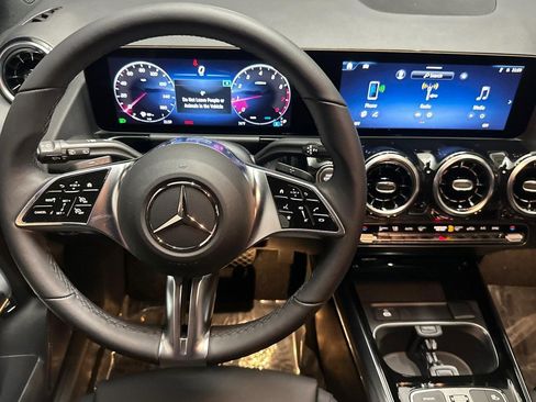 Used 2026 Mercedes-Benz GLA 250 image 24