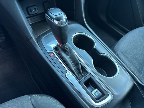 Used 2018 Chevrolet Equinox LT w/ Sun & Infotainment Package image 9