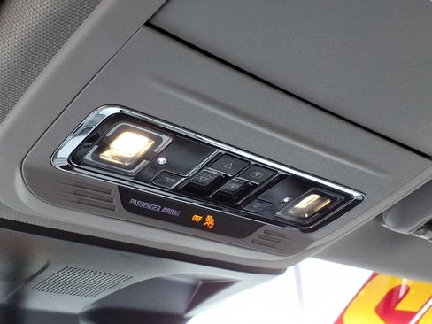 Used 2022 Lincoln Corsair AWD w/ Premium Package image 23