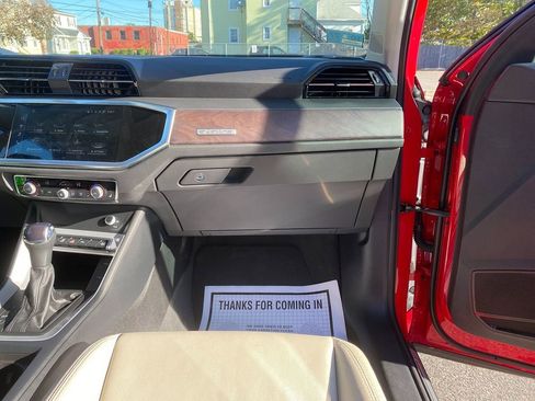 Used 2022 Audi Q3 2.0T Premium Plus image 29