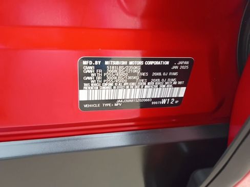 Used 2025 Mitsubishi Outlander SE FWD image 3