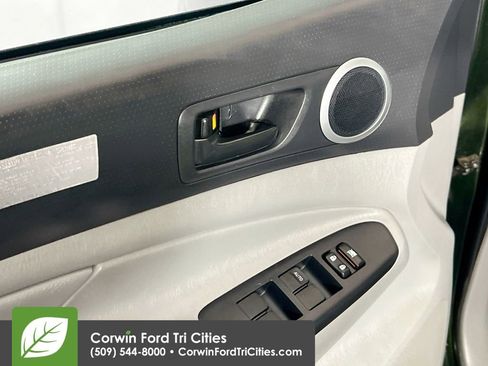 Used 2012 Toyota Tacoma 4x4 Double Cab image 12