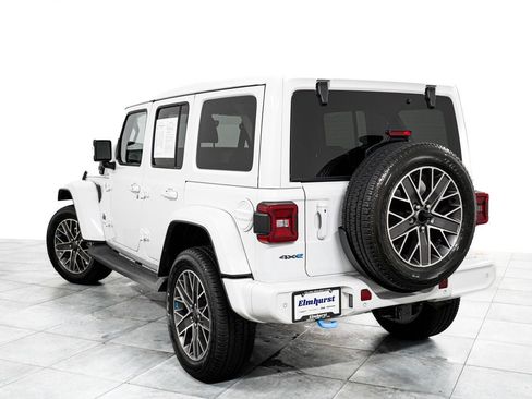 Used 2023 Jeep Wrangler Unlimited Sahara AWD/4WD image 5