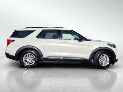 Certified 2025 Ford Explorer Active w/ Active Comfort Package image 3